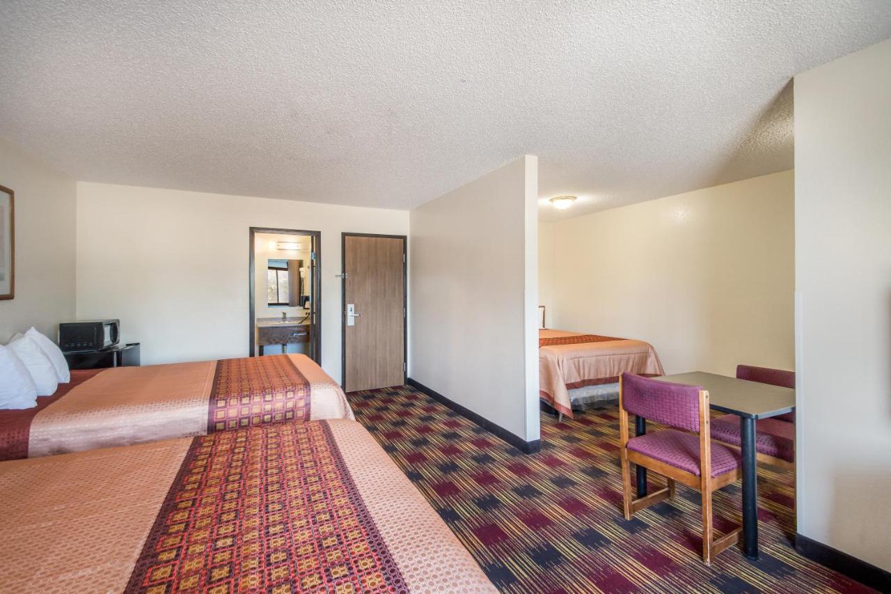 Americas Best Value Inn&Suites Harrisonville Extérieur photo
